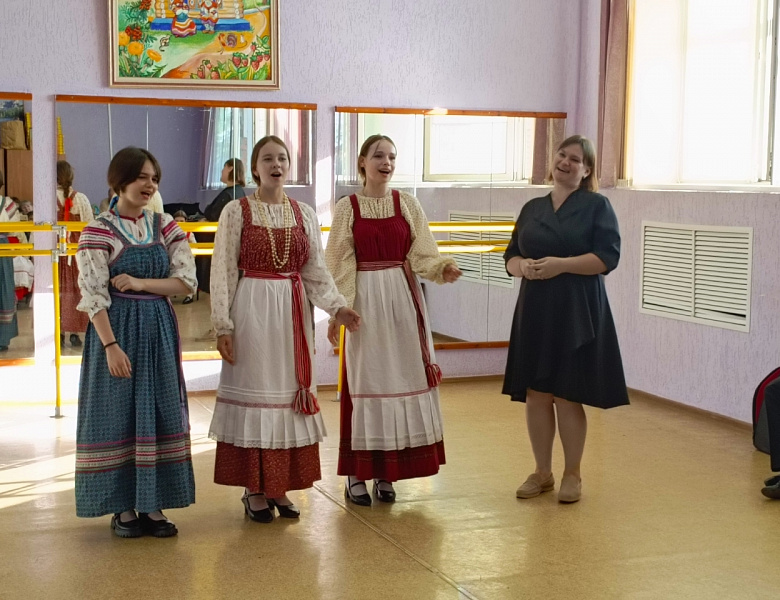 «А мы пели и плясали!!!».