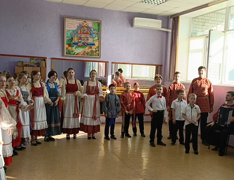 «А мы пели и плясали!!!».
