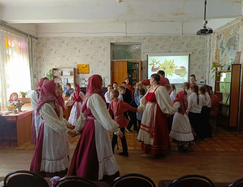 Концерт детского фольклорного ансамбля Таусень "Здравствуй, масленица!"