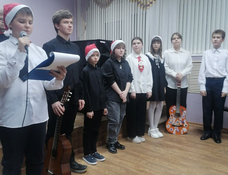 Концерт отделения народных инструментов класса классической гитары преподавателя Григорьевой О.В.